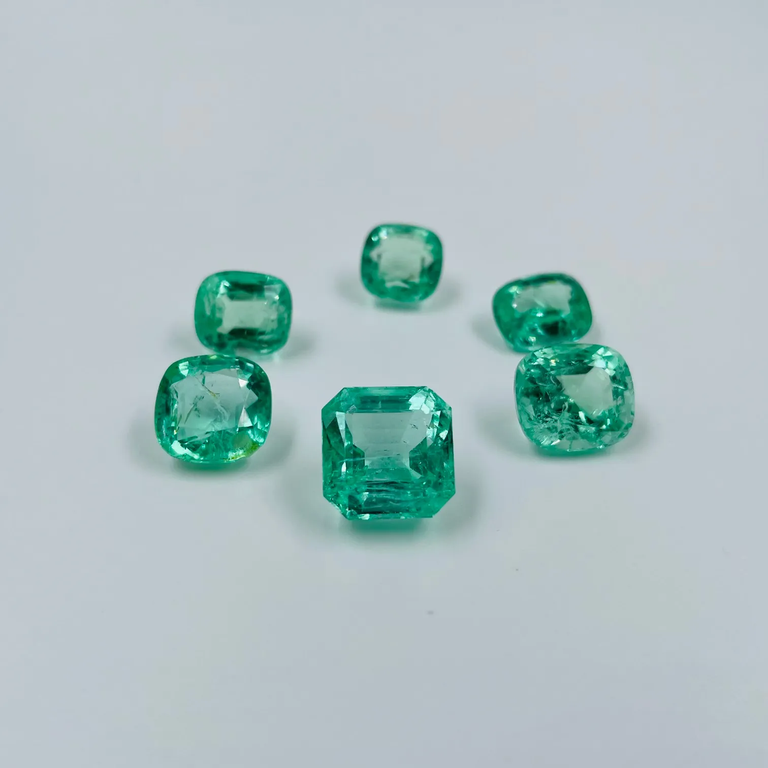 100% Tự Nhiên Columbian Lỏng Emerald Cut Đá Quý 137.74 Carat Đá Quý