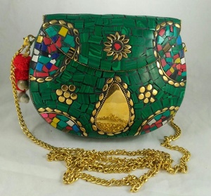 Bolso de mano de metal con estilo, mosaico con incrustaciones de latón verde antiguo, bolso de noche de diseñador de moda hecho a mano con cadena de hombro - Product Image 2