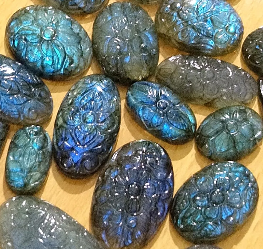 Gemme Cabochon ovali di alta qualità Labradorite gemme più belle di intaglio del fiore gemme a prezzo ragionevole