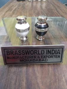 โกศบรรจุอัฐิมุกสำหรับแม่บ้านมุก แบบอเมริกัน อุปกรณ์งานศพเด็ก บรัสสวอร์ล ประเทศอินเดีย - Product Image 5