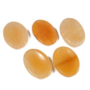 Pierre de méditation en aventurine jaune sculptée sur le thème de l'amour Feng Shui, objet de collection d'art en ligne - Product Image 1