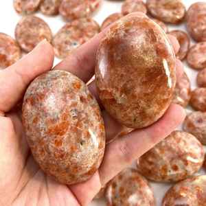 Piedra de Palma de Piedra Solar Naranja, Elegante Piedra de Palma de Ágata, Cristal Curativo de Alta Calidad, Piedra de Feng Shui, Piedra Ovalada - Product Image 1