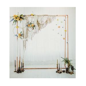 ขาตั้งโชว์โลหะสีทองเหลืองสไตล์โมเดิร์น พร้อมตัวเลือกปรับแต่งได้สำหรับงานแต่งงานและงานอีเว้นท์ - Product Image 3