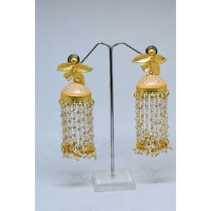 Aretes largos tipo jhumka con diseño de flor en latón con acabado dorado mate estilo meenakari tradicional 2025 para niñas y mujeres - Product Image 1