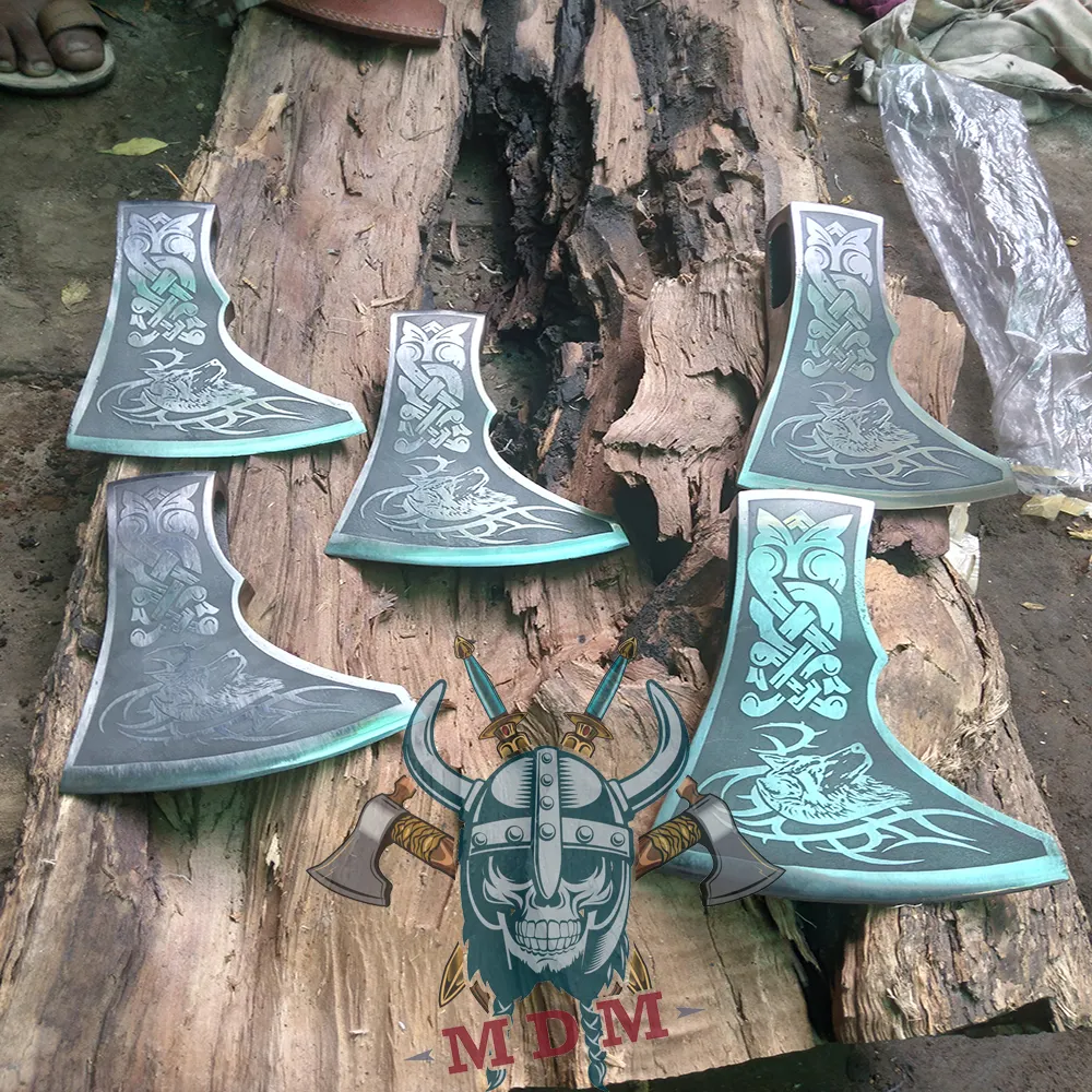 ブレードに刻印された5つのカスタム手鍛造ロシアスタイルのトマホーク斧ブレードギフトパックウルフがたくさん