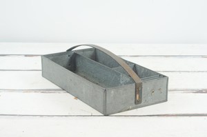 Caddy rectangulaire galvanisé 3 en 1 avec un design élégant, parfait pour la cuisine, le rangement et l'organisation de la maison. - Product Image 6
