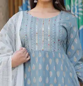Ensemble Kurti avec palazzo et dupatta, broderie lourde faite à la main, prix de gros du meilleur fabricant, collection royale - Product Image 1