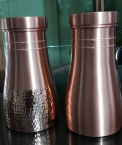 Botella de agua Ayurvédica de cobre puro 100% 950ml con elegante diseño martillado Trendy New 100% Drinkware personalizable - Product Image 2