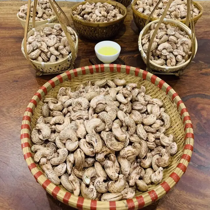 מלוח אגוזי קשיו קלויים עם עור מווייטנאם-WW450