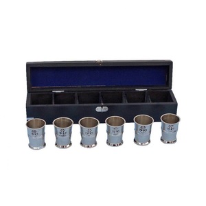 Gafas de sol con ancla cromada, accesorios de bar, gafas de cóctel náuticas personalizadas con caja de madera - Product Image 1