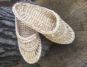 Sandales tendance en paille, chaussons de sauna, chaussons de massage, chaussures véganes pour femmes et hommes, produit bio, chaussures en raphia - Product Image 1
