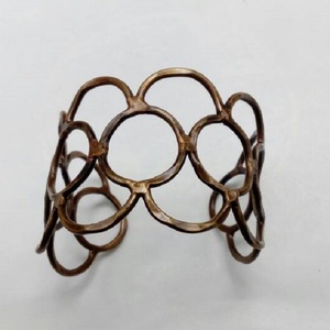 สร้อยข้อมือแบบเปิดสไตล์ฝรั่งเศสสำหรับผู้หญิงเครื่องประดับแฟชั่นคลาสสิกชุบทองแบบใหม่ล่าสุด - Product Image 5