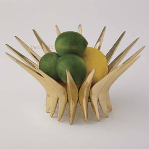 Cuenco de fruta de metal dorado - Product Image 1