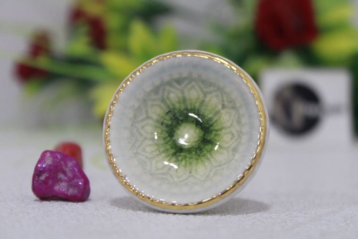 สีเขียว