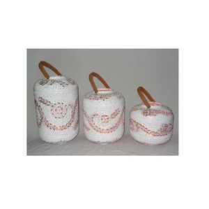 Farol Marroquí Blanco Perforado de Diseño Nuevo y Elegante, Comparar con Portavelas Modernos de Alambre Metálico de Alta Calidad - Product Image 1