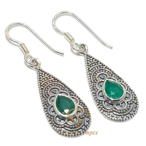 Vente en gros de boucles d'oreilles en argent sterling massif 925 faites à la main en forme de poire émeraude pour les mariages fêtes cadeaux - Product Image 1