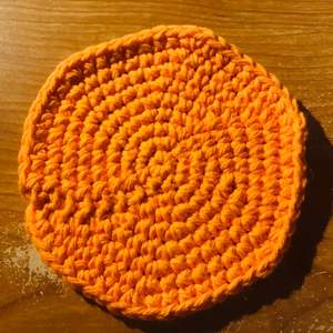 Posavasos Modernos con Diseño de Guisantes y Zanahorias - Product Image 1