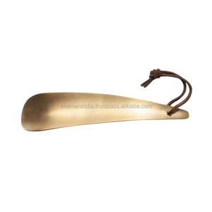 ที่โกยรองเท้าทองเหลืองขัดเงา Chaman India พร้อมสายหนัง - Product Image 1