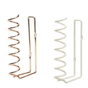 Porte-papier hygiénique suspendu en laiton antique au design moderne fini parfait pour une utilisation élégante de décor de salle de bain - Product Image 4