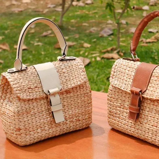 100% doğal Seagrass saman el yapımı çanta kadın moda bayan toptan Vietnam fabrika yaz plaj saman torbaları