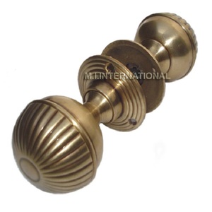 Meilleurs boutons de conception en métal décoratifs pour porte de bureau d'intérieur Boutons d'armoire et poignées de tiroir fabriqués à la main pour application dans la cuisine - Product Image 1