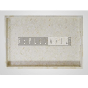 Plateau de service décoratif en résine |   Organisateur de table élégant à motif floral, plateau à thé, café et en-cas pour la salle à manger à domicile - Product Image 1