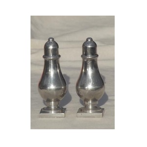 Salero y Pimentero Cilíndrico de Acero Inoxidable con Acabado Plateado Claro y Asa, Excelente Calidad para Almacenamiento - Product Image 4