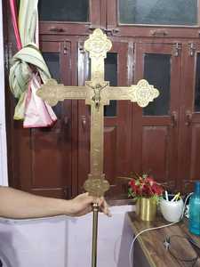 Crisol de latón con vela, suministros de iglesia de dos brazos - Product Image 3