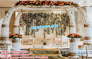 Mandap Tradicional de Fibra para Bodas con Corona, Mandap Cuadrado, Fabricación de Mandaps Elegantes con Pilares de FRP para Decoración de Bodas en Australia - Product Image 2