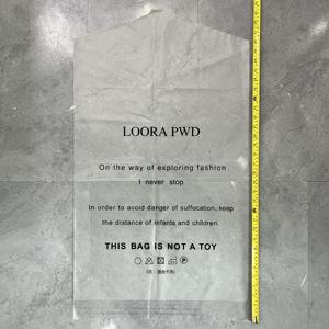 Bolsa de polietileno de dos tonos para limpieza en seco de ropa, bolsa de polvo personalizada con cinta de advertencia y autoadhesiva, LDPE 100% reciclada - Product Image 4