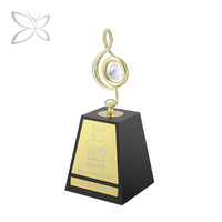 Piala Musik Seni Rakyat Eropa Crystocraft Personalised Deluxe Berlapis Emas Logam Besi dengan Kristal Potongan Brilian Bentuk Treble Clef
