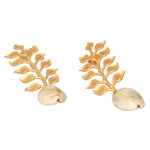 Nouveaux bijoux de créateur faits à la main, cerceau plaqué or finition mate, clou d'oreille en feuille de laiton pour filles et femmes - Product Image 2