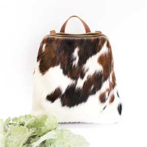 Bolso de Hombro de Diseño Artesanal Tradicional Banjara de la India para Mujer, Elaborado con Bordado Étnico Hecho a Mano para Uso Casual - Product Image 1