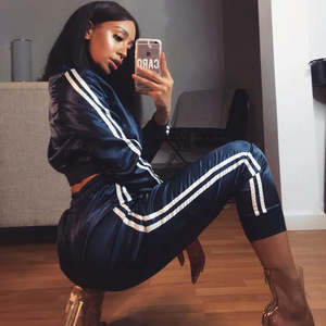 Survêtements et ensembles de jogging pour femmes à capuche, couleur unie, logo personnalisé, hiver 2022, vente en gros - Product Image 4