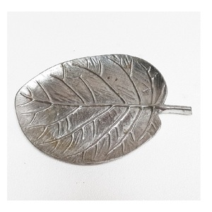 Wholesale Leaf Shape Metal <b>Decorative</b> <b>Plate</b> Handmade Engraved Plant Pattern Nordic Design Dishes & <b>Plates</b> For Home Hotels Table - Product Image 2