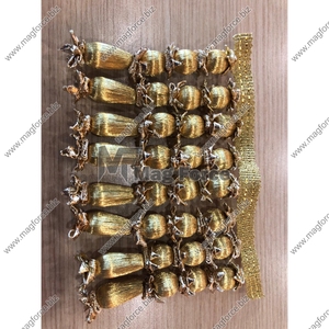 Guirnalda de cuentas de madera con borlas hechas a medida con borlas hechas en Pakistán - Product Image 3