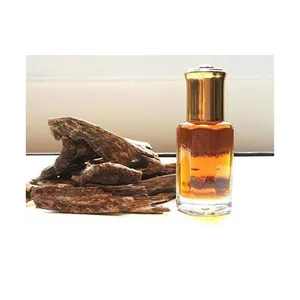 Olio essenziale di Agarwood più venduto non diluito per la produzione di fragranze profumate al miglior prezzo