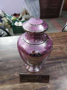 Brassworld India Urna de cremación de latón púrpura con suministros funerarios grabados de flores - Product Image 6