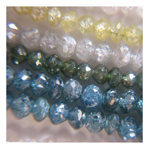 Collier en perles à facettes de diamants, produit d'origine indienne, en pierres précieuses - Product Image 1