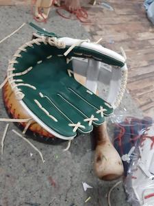 Guantes Deportivos Personalizados de Cuero Vacuno para Béisbol y Sóftbol, para Infield, Outfield, Primera Base y Receptor - Product Image 5