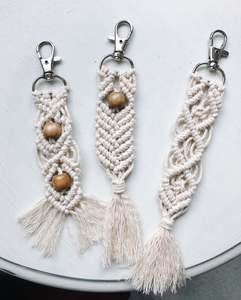 Porte-clés tendance en macramé - Product Image 1
