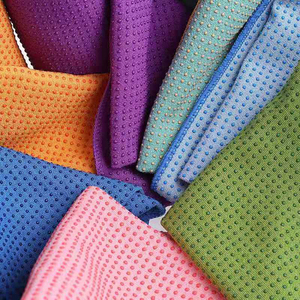 Serviette de yoga en microfibre personnalisée, avec points en PVC, pour le Fitness - Product Image 2