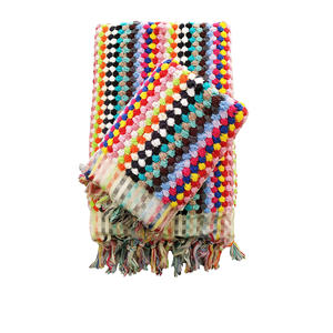 Serviette turque à la main multicolore de luxe, pompon modèle grand et taille à la main, ensemble hamam - Product Image 2