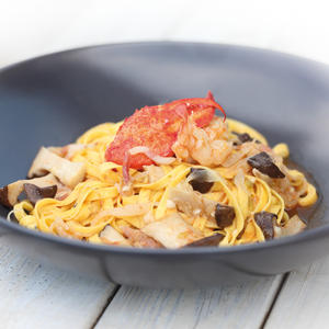 truffle fettuccine dry egg pasta long shape traditional meal