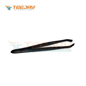 Pinza para Cejas TEEJAY de Acero Inoxidable Negro Mate de 9.5cm con Punta Fina, Duradera y Precisa, con Logotipo Personalizado en Color Disponible - Product Image 4