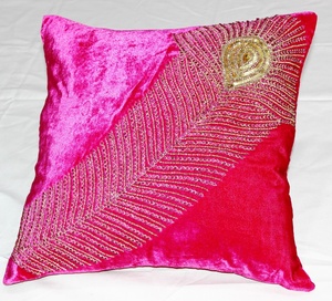 Funda de Cojín Cuadrada de Terciopelo Rosa de Lujo, Diseño Geométrico Abstracto Bordado, Decoración para el Hogar - Product Image 1