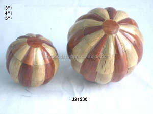 Bolas decorativas de mosaico de resina en blanco y negro para decoración del hogar, esferas decorativas disponibles en todos los tamaños y colores - Product Image 6