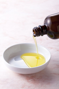 AARNAV GLOBAL EXPORTS 100% Pure <b>Resin</b>-Based Canarium Luzonicum Elemi Essential Oil Citrus-like Spicy Steam Distilled GMP - Product Image 6