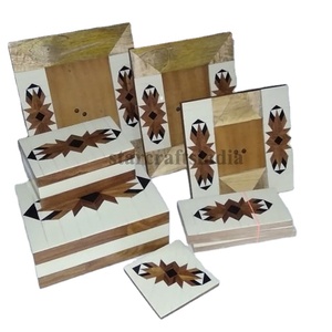 Cadre Photo en bois et en résine MDF, artisanat indien, couleur naturelle, fait à la main, avec boîte à bijoux et roulettes, vente en gros - Product Image 1