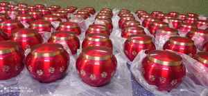 Urne de crémation en laiton rouge doré pour animaux de compagnie, fournitures d'enterrement de la patte ODYSSEY, brasworld inde - Product Image 2